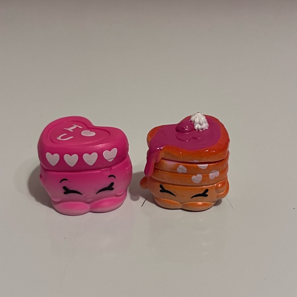 Shopkins Sweet Heart Collection - Valentine's Heart Box Bundle